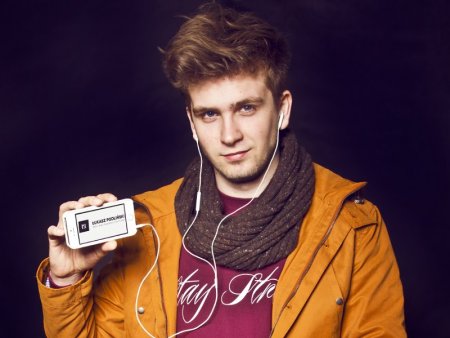 Wygodna i luźna męska stylizacja