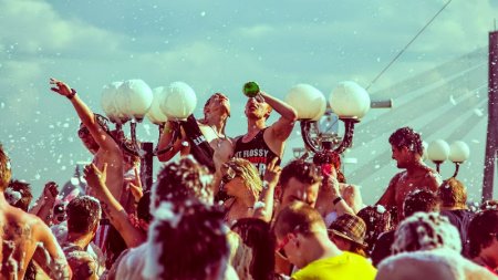 Jak ubrać się na imprezę?