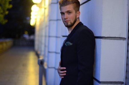 Czarne espadryle i marynarka