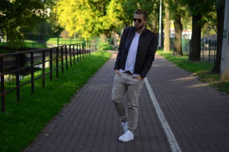 Casualowa brązowa skóra